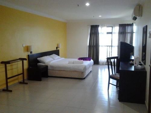 Puteri Beach Resort Port Dickson Bagian luar foto